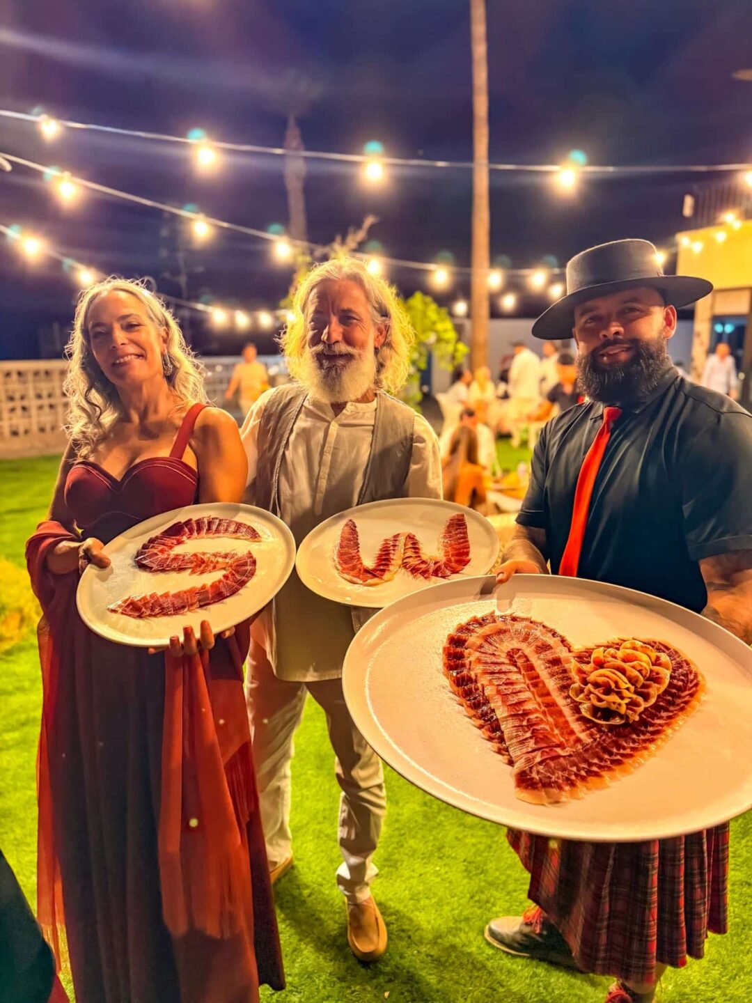 Corte artístico de jamón en boda en Playa Paraíso, Tenerife