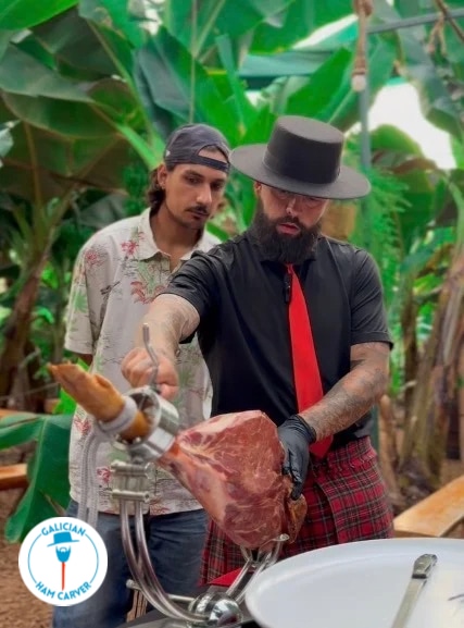 Curso de corte artístico de jamón en Tenerife, Islas Canarias – Gira 'El mejor cortador es el que más se divierte'
