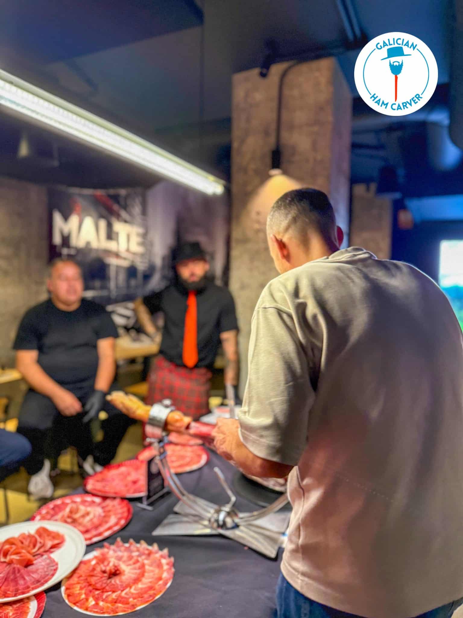 Formación de corte artístico de jamón en A Coruña – Gira 'El mejor cortador es el que más se divierte'