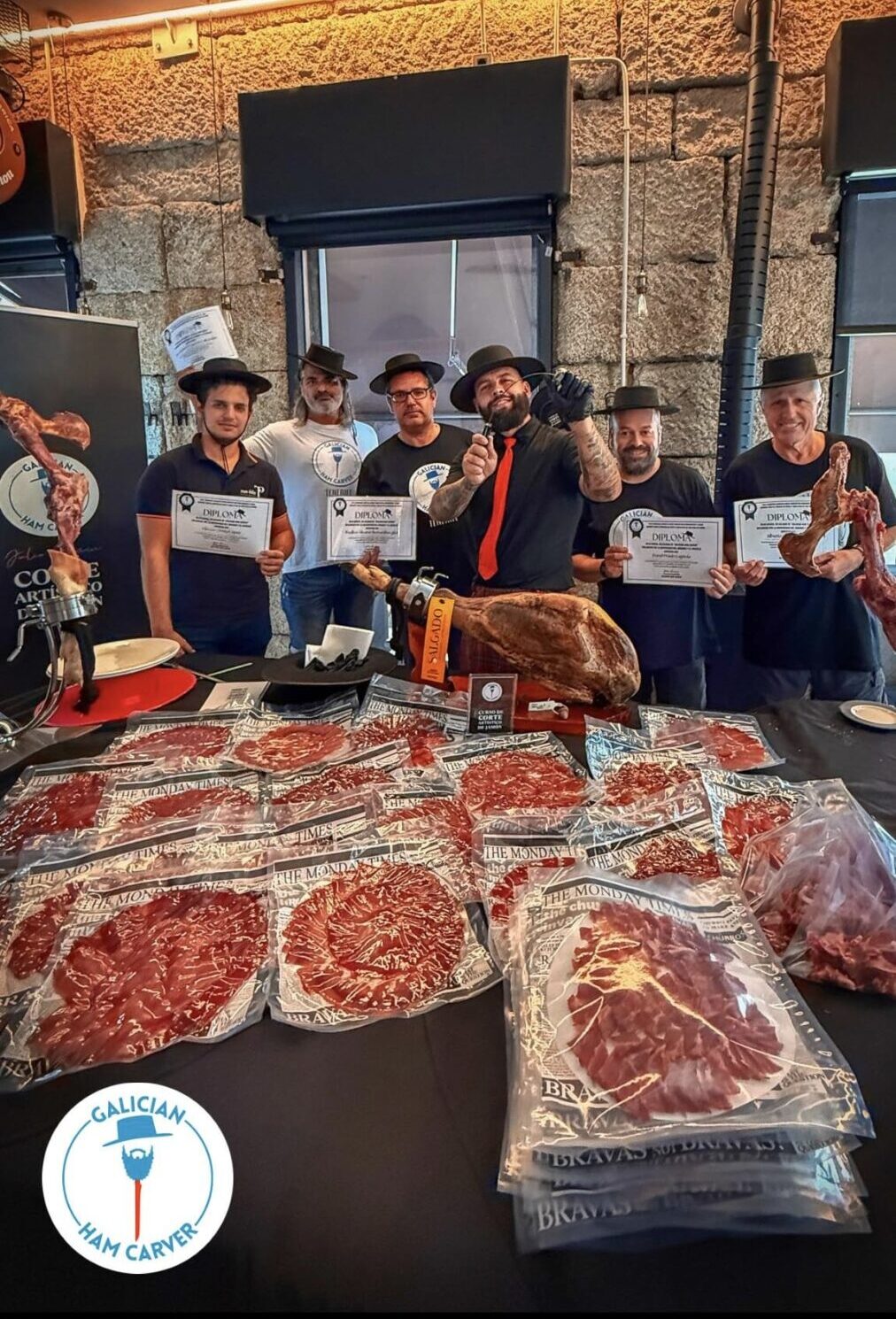 Curso de corte artístico de jamón en O Carballiño (Ourense, Galicia) – Gira 'El mejor cortador de jamón es el que más se divierte'