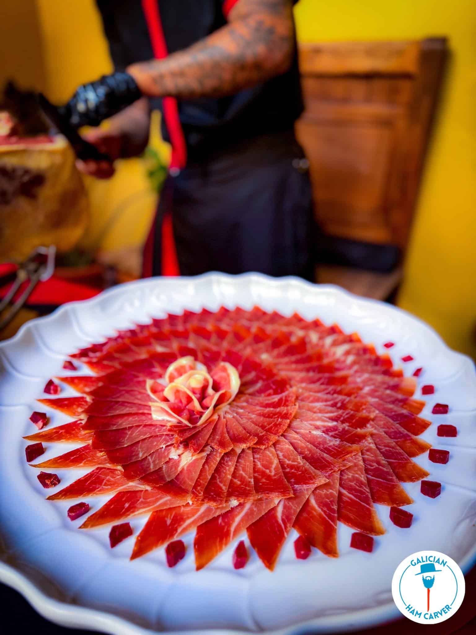 Curso de corte artístico de jamón en Santa Cruz de Tenerife – Gira 'El mejor cortador de jamón es el que más se divierte'