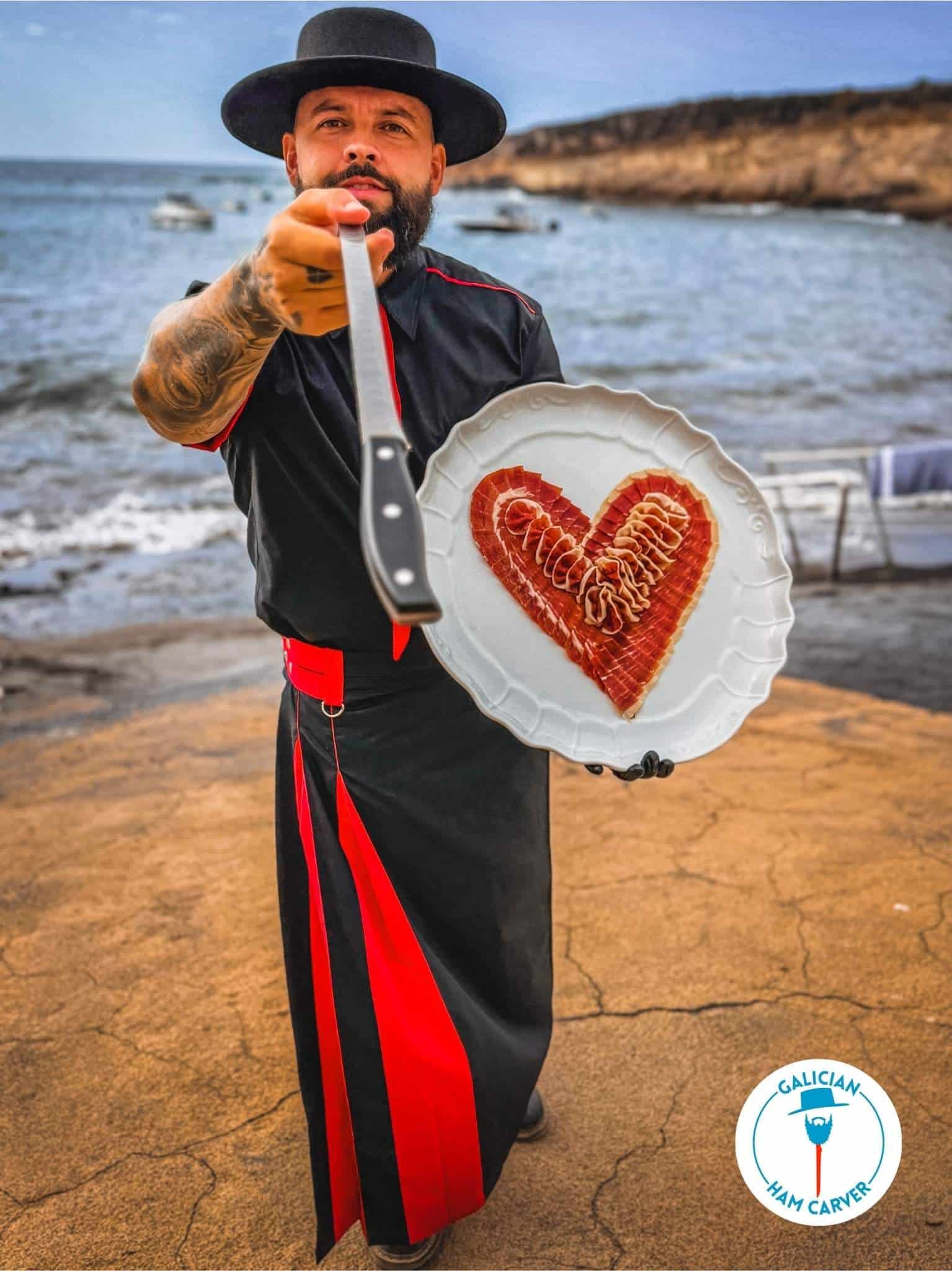 Corte artístico de jamón para eventos en México Julio García Galician Ham Carver cortando jamón para eventos en México