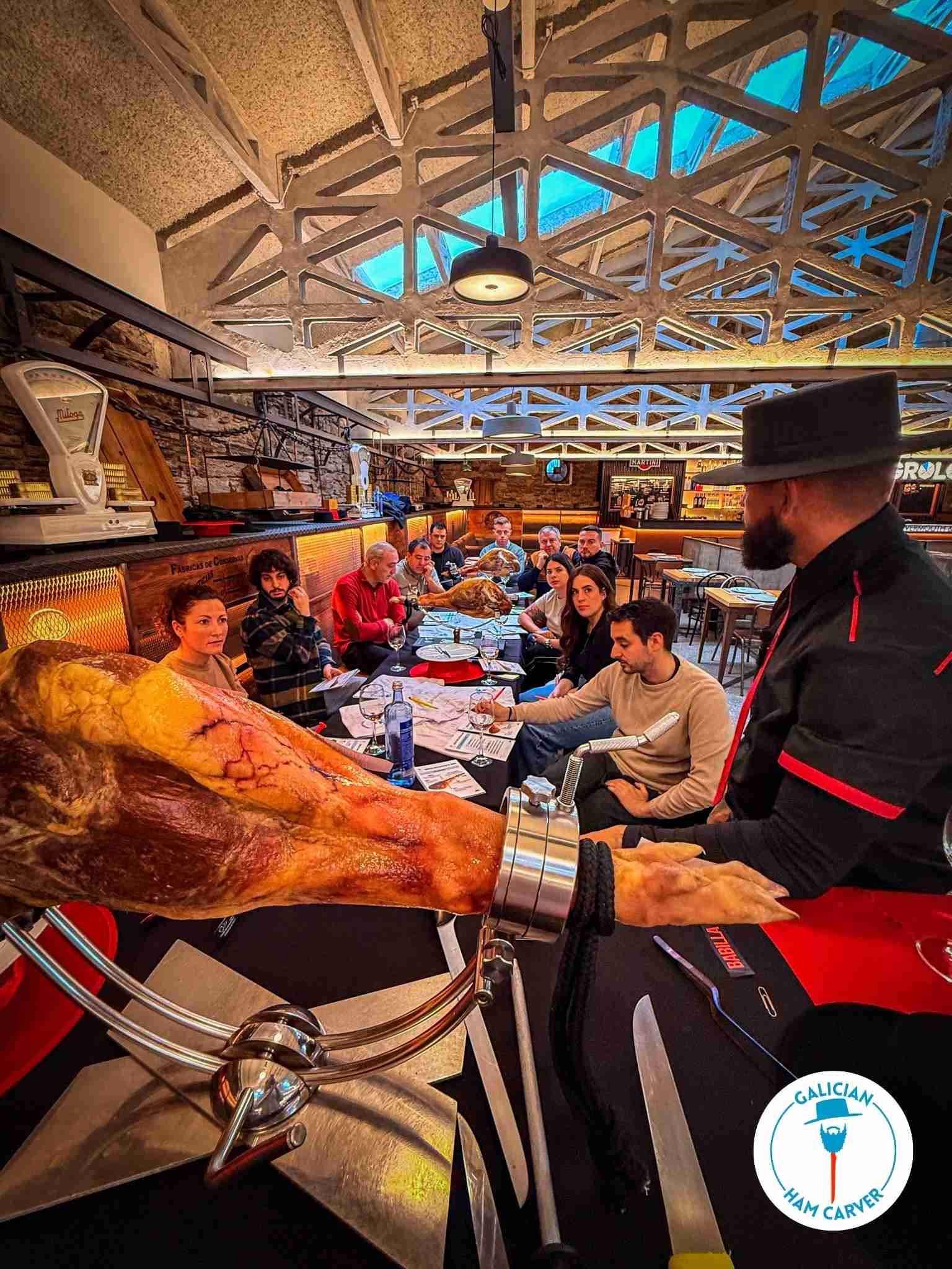 Curso de corte artístico de jamón en Japón con Julio García Galician Ham Carver